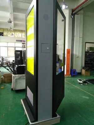 55 65 Inch Outdoor Totem Signage 4K Double-sided Digital Signage Advertising Display met 2500Cd/m2 Helderheid