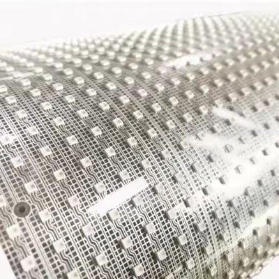 Inwendige buigbare glazen gordijnwand Transparent LED-scherm 80% lichtdoorlaatbaarheid Ultra-dun energiebesparing