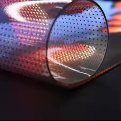 Creatief glazen gordijnwand Transparent LED-scherm 80% lichtdoorlaatbaarheid 5000nits Helderheid Buigbaar ontwerp